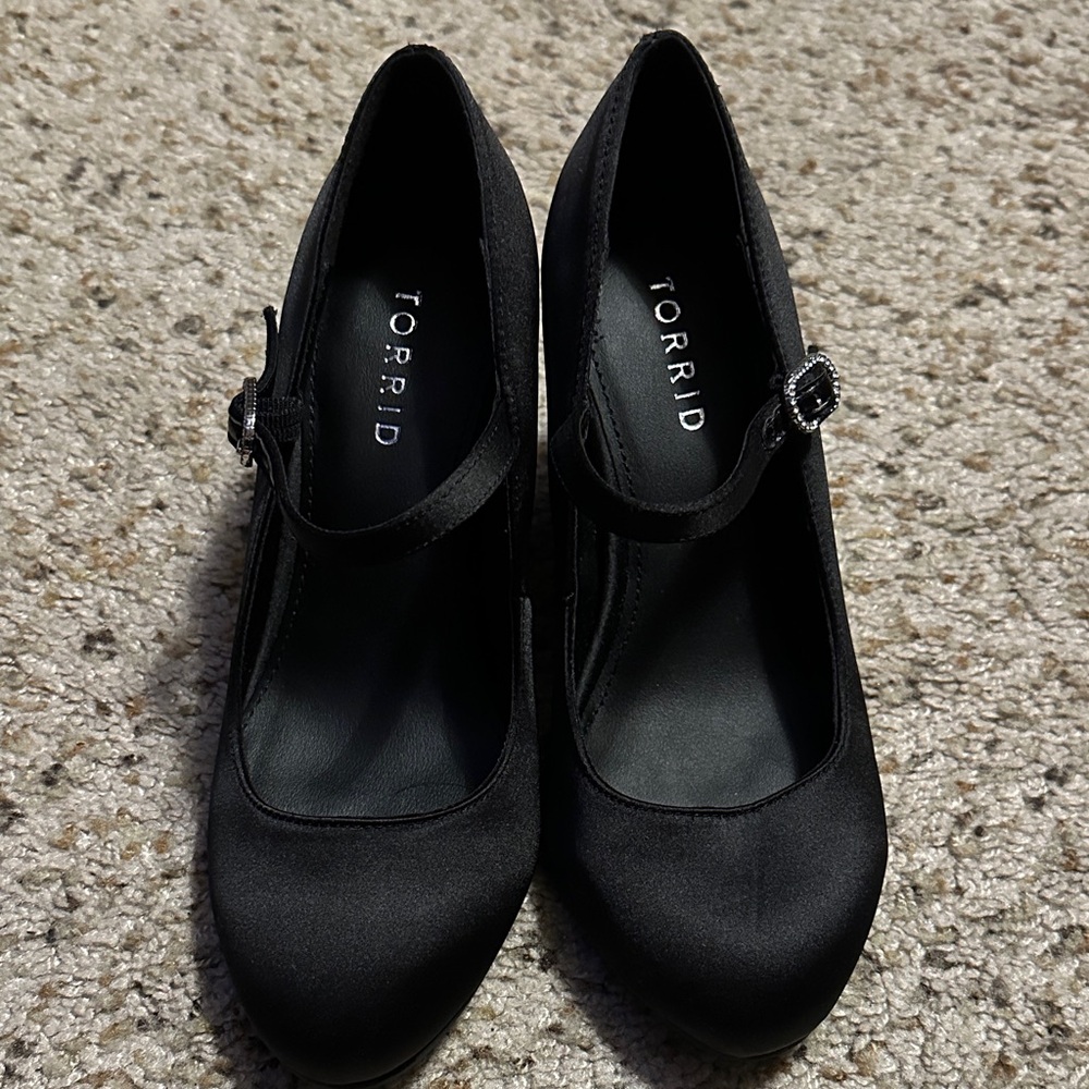 NWOT Torrid Elegant Black Heels in 6WW